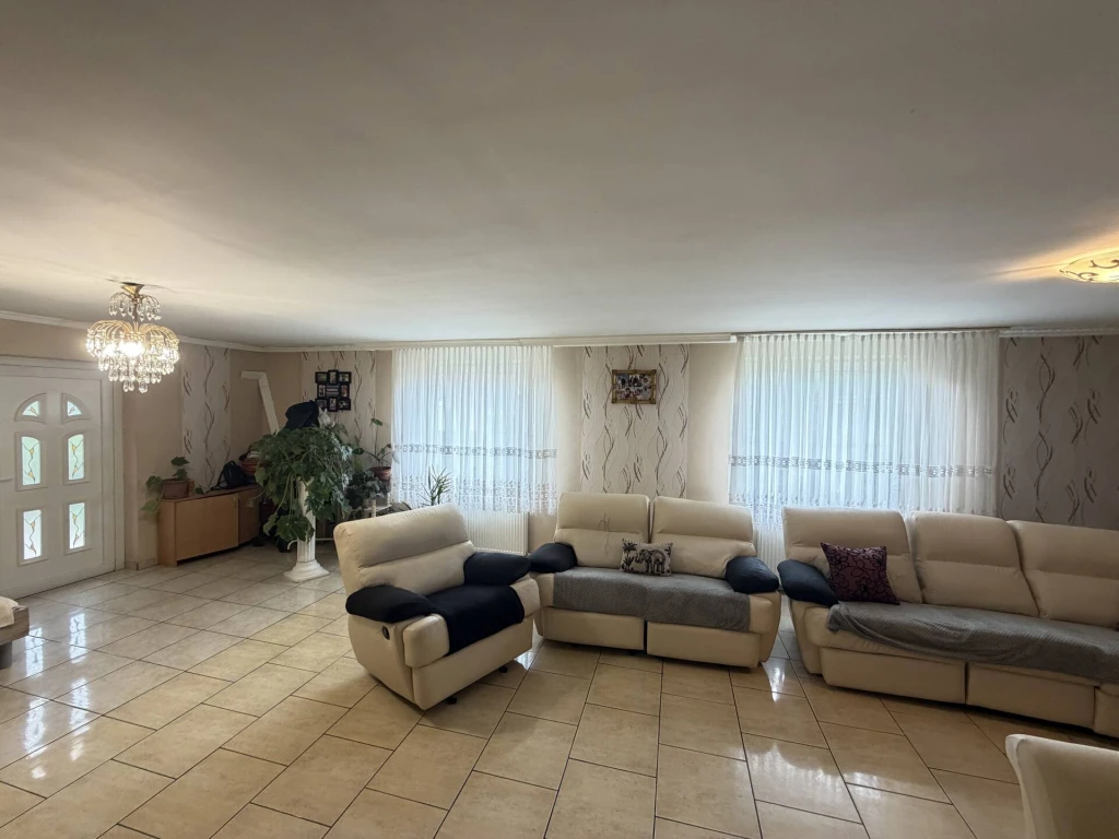 c3-1-name c2-1-name, Miskolc