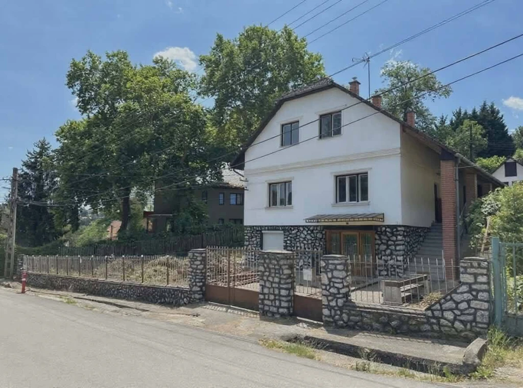Miskolctapolca egyik legjobb részén – hatalmas lehetőség otthonnak vagy befektetésnek!