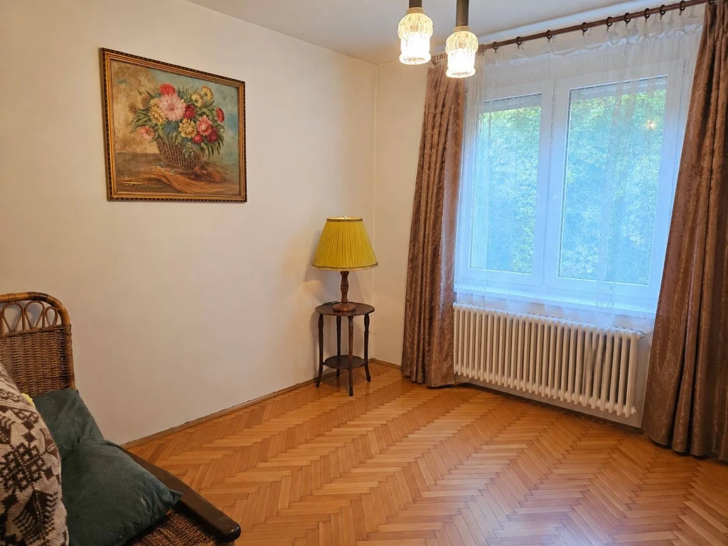 Megvásárlásra kínálok Miskolcon a  Hejőcsabai városrészen egy 55m²-es, részben felújított földszinti lakást.