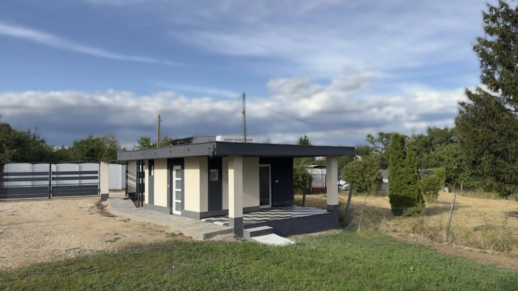 Eladó panorámás, okosított zártkerti ház Miskolcon, az Előhegy dűlőn!