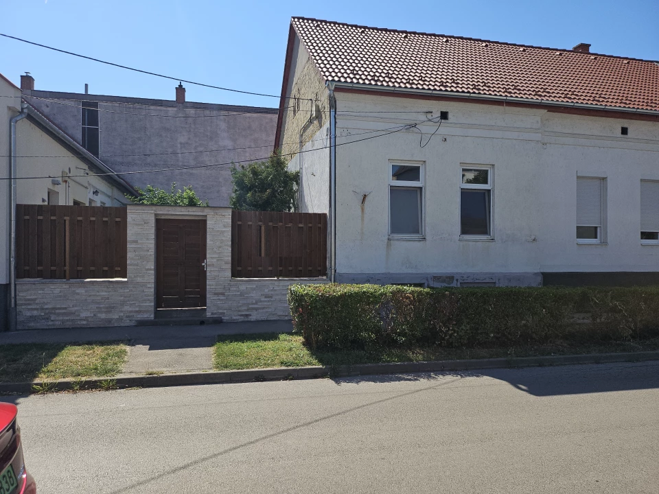 For sale brick flat, Székesfehérvár