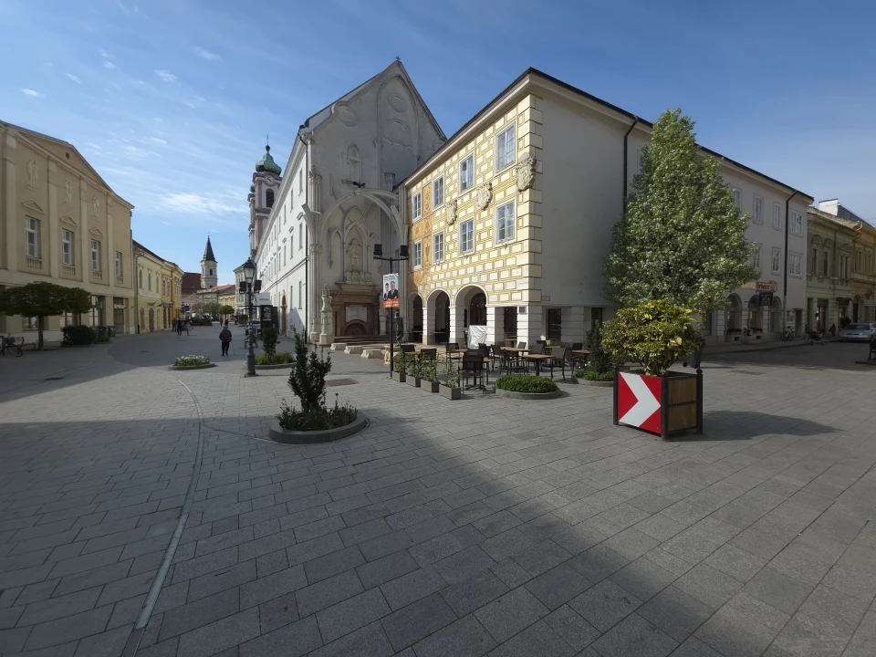 Eladó téglalakás, Székesfehérvár