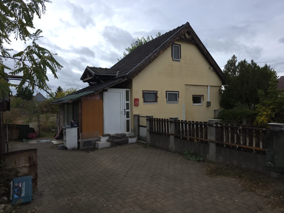 Eladó családi ház, Szabadbattyán