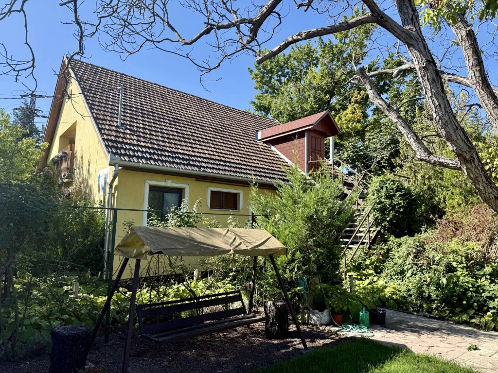 Eladó családi ház, Cegléd