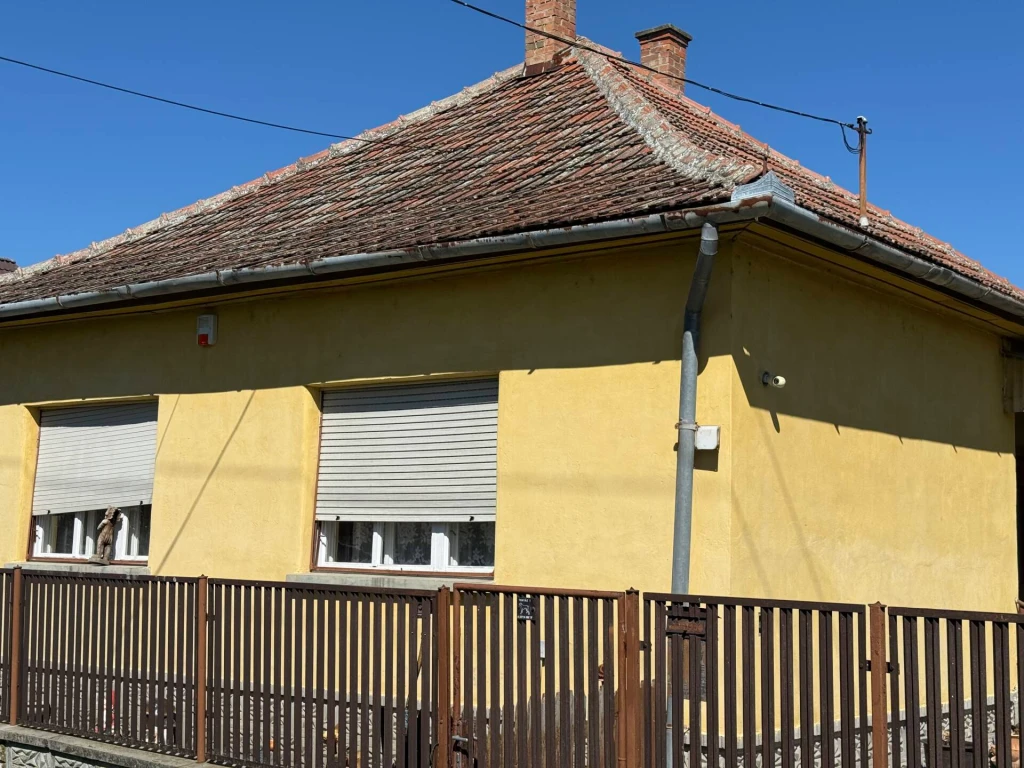 Eladó családi ház, Jászladány