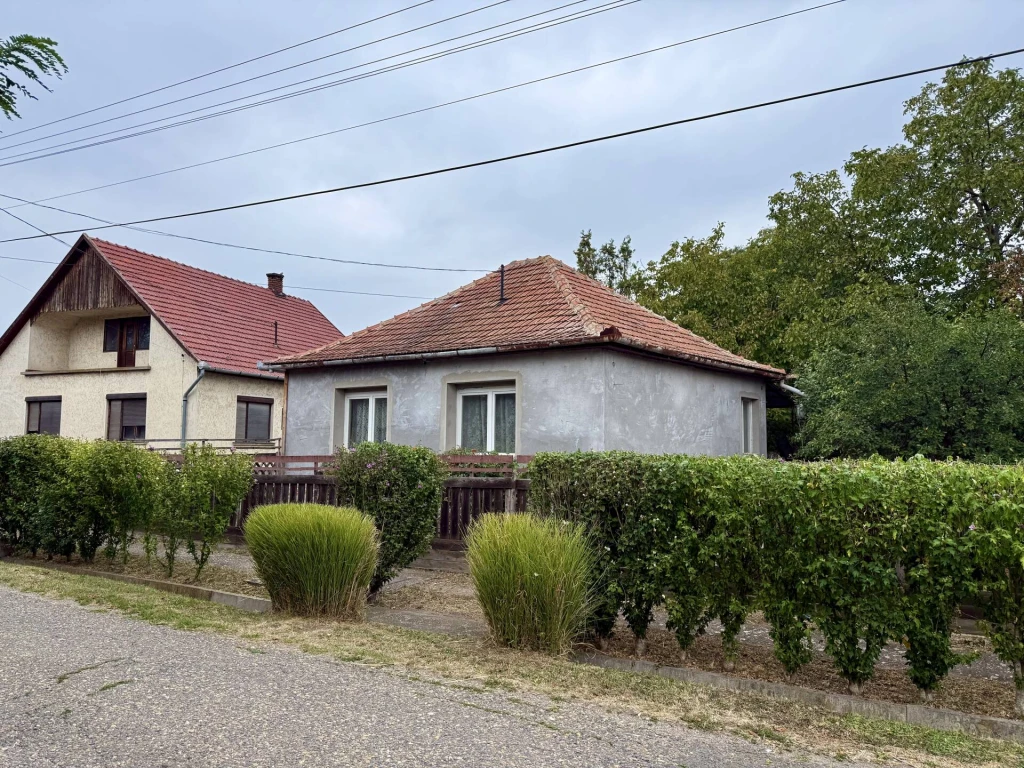 Eladó családi ház, Jászkisér