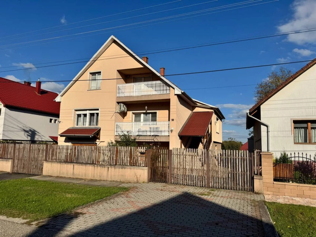 Eladó családi ház, Szirmabesenyő