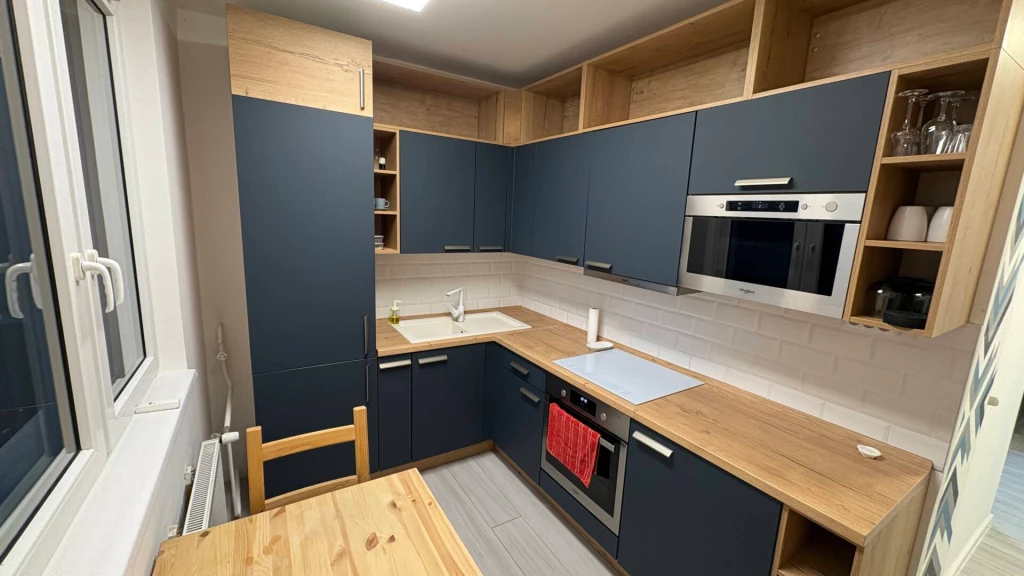 Kiadó teljes körűen felújított, bútorozott lakás Miskolc belvárosában!