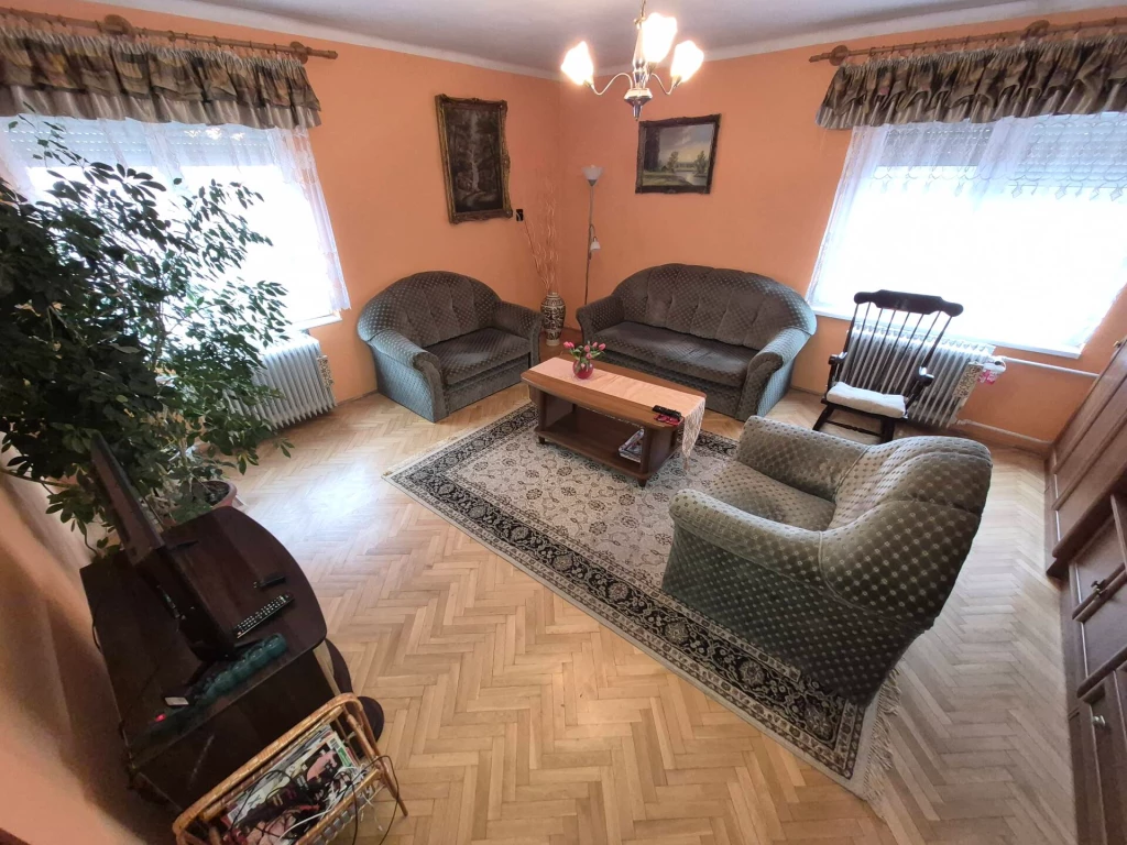 Ideális otthon nagyobb családnak Alsózsolca szívében!