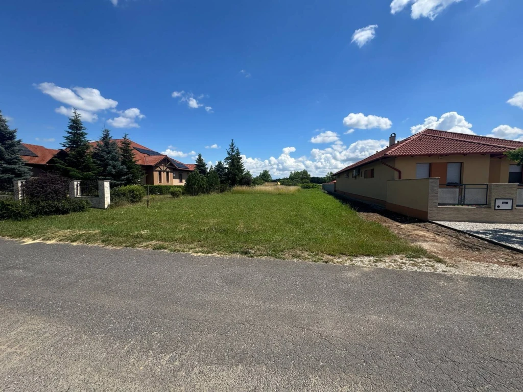 Eladó egyéb telek, Arnót