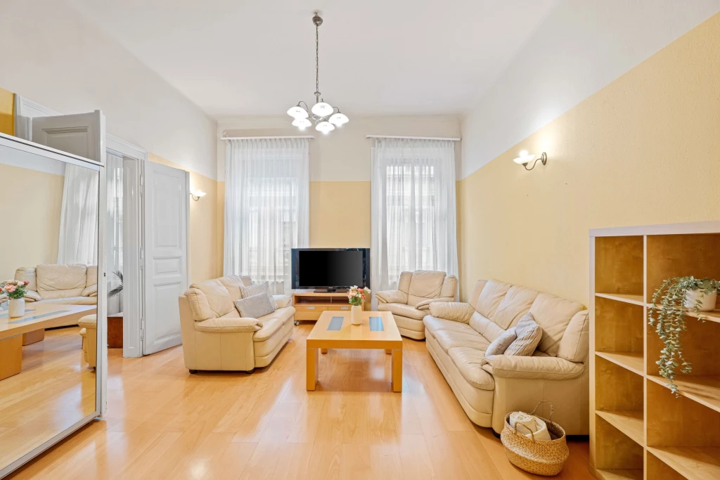 For sale brick flat, Budapest IX. kerület, Belső Ferencváros, Lónyay utca