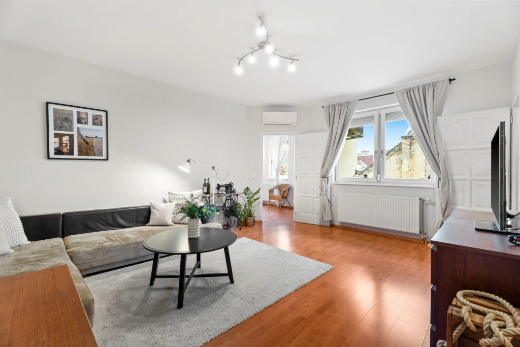 c3-1-name c2-19-name, Budapest VI. kerület, Nagykörúton belüli terület, Nagymező utca