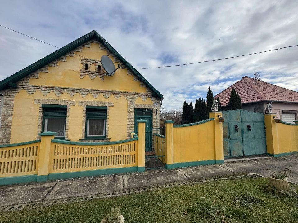 For sale house, Hédervár