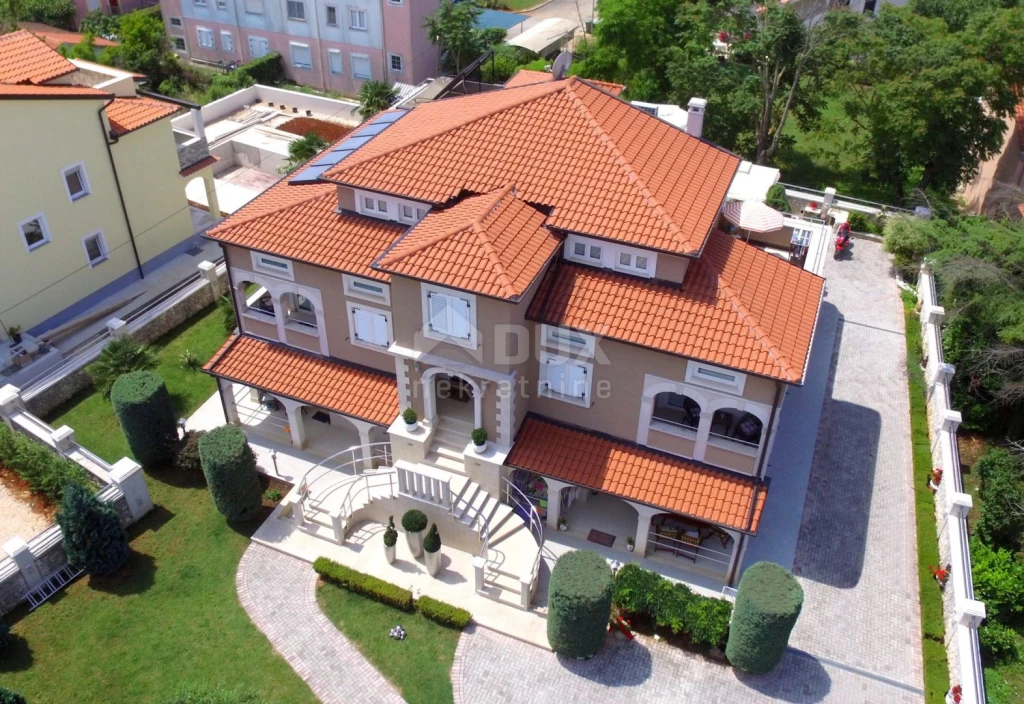 ISZTRIA, POREČ - Apartmanház a tenger közelében