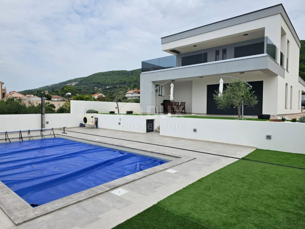 RAB SZIGET, BANJOL - Luxus villa medencével