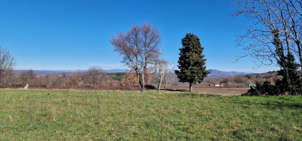 ISZTRIA, BARBAN - Építési telek befektetésre, nyílt kilátás