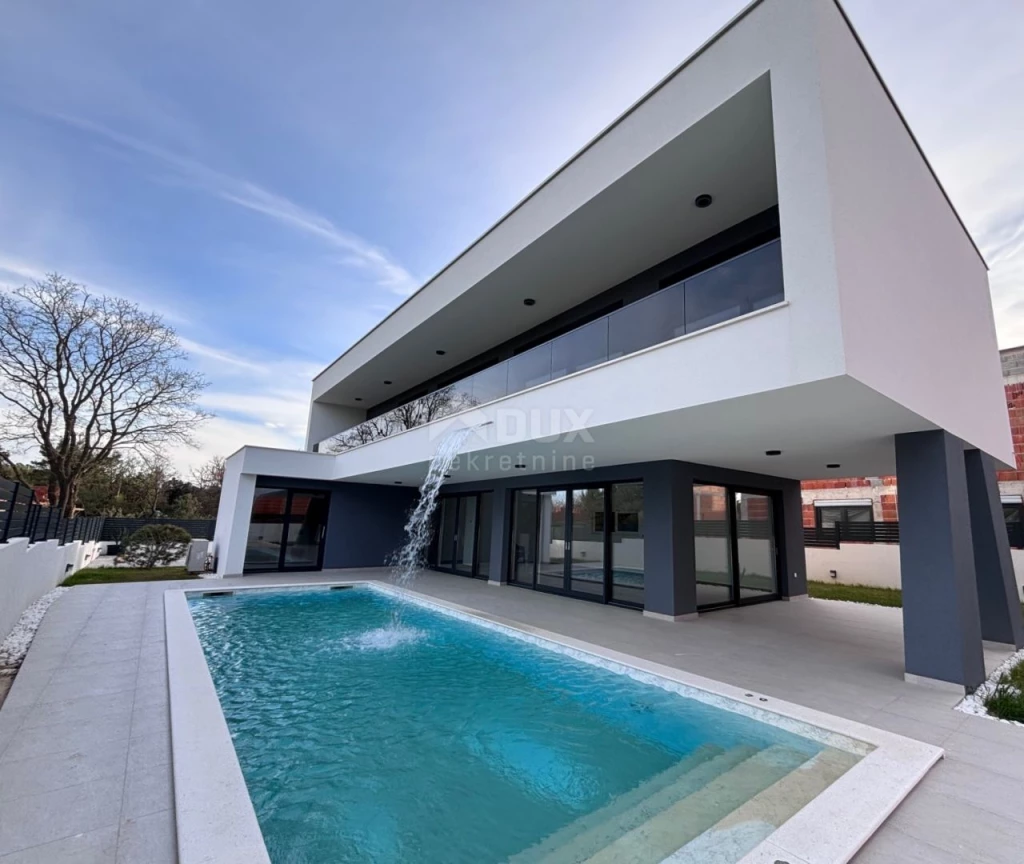 ZADAR, ZATON - Modern villa fűtött medencével egy új épületben