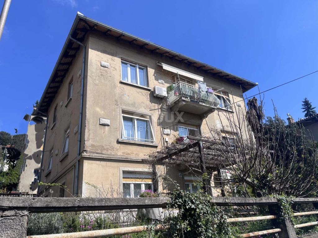 RIJEKA, BULÉVÁR - történelmi olasz villa 3 apartmannal