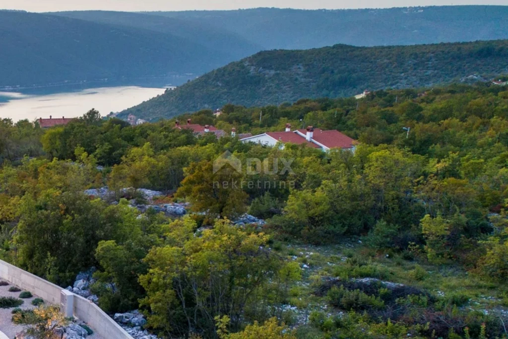 ISZTRIA, RABAC - Tágas építési telek tengerre néző kilátással