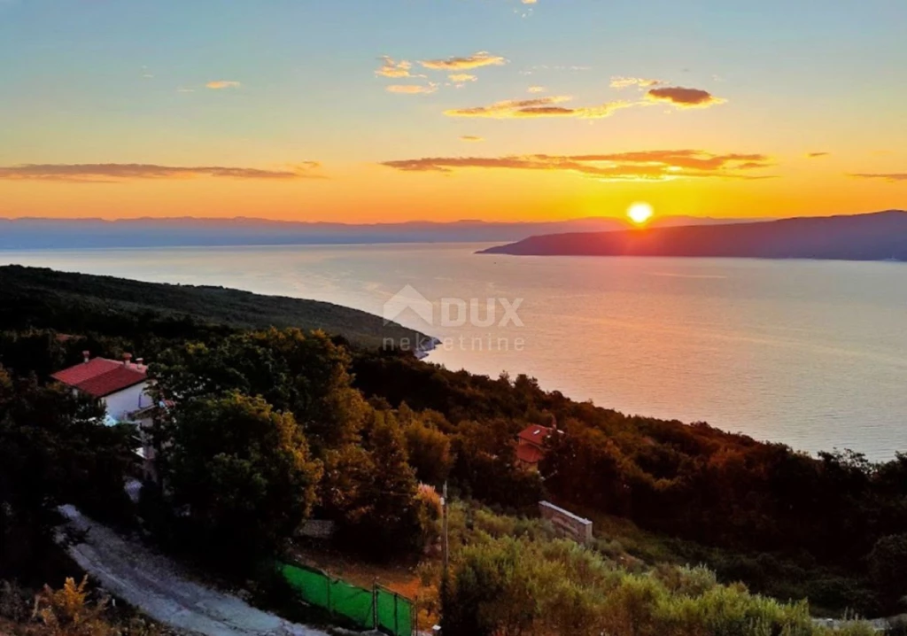 ISZTRIA, RABAC - Tágas ház tengerre néző kilátással