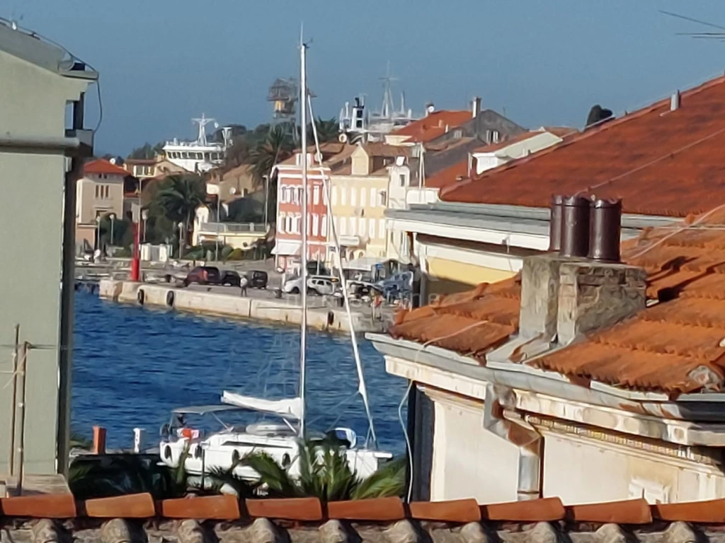 MALI LOŠINJ - két családi ház a központban