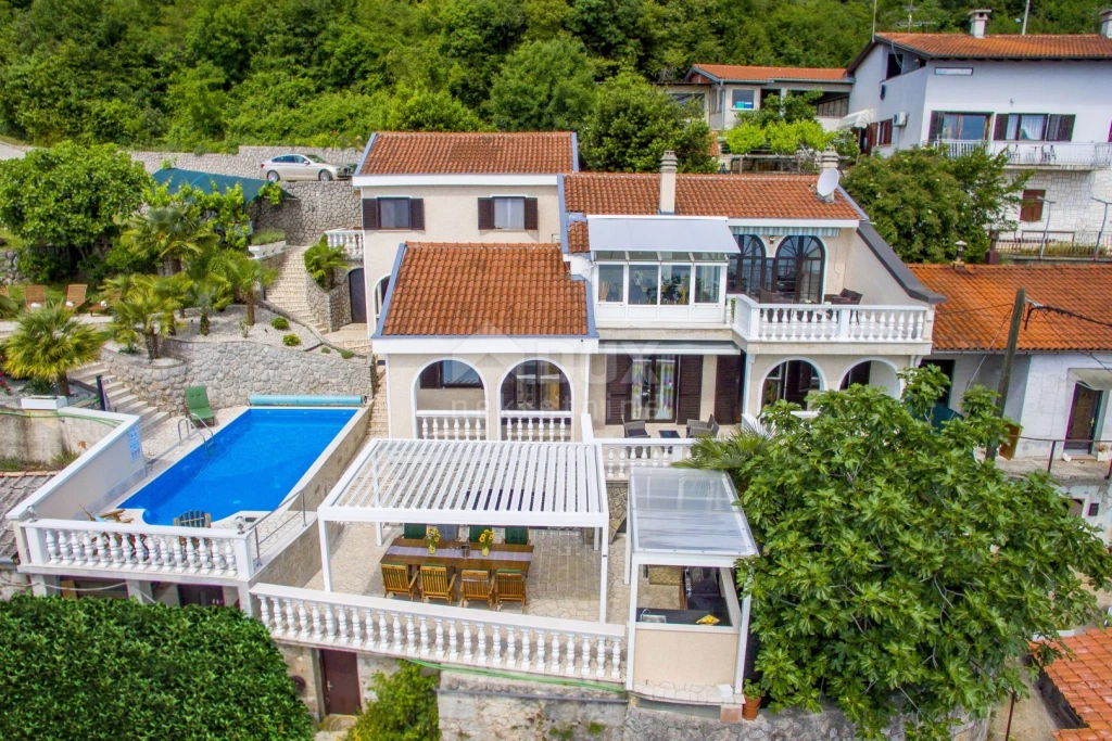 OPATIJA, MATULJI - Villa kilátással a Kvarner-kékre