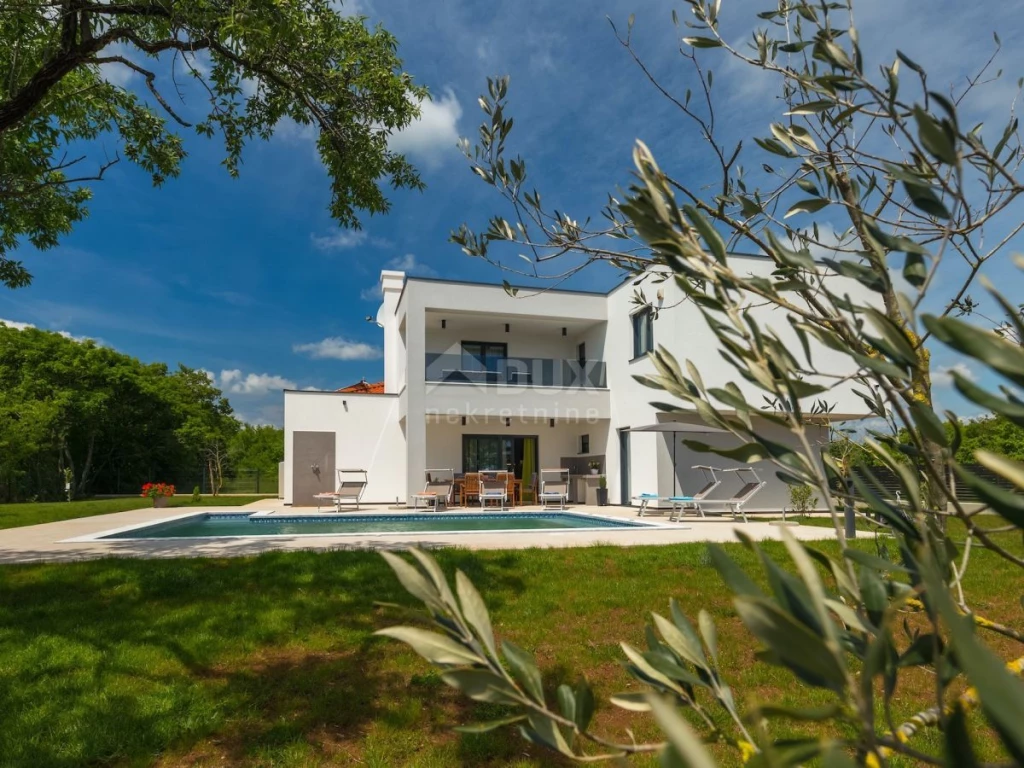 ISZTRIA, PULA - Modern villa medencével