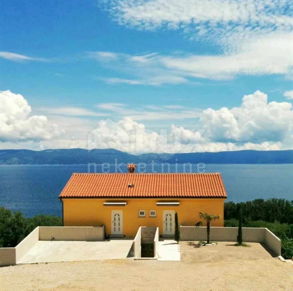 ISZTRIA, RABAC - Apartmanház tengerre néző kilátással