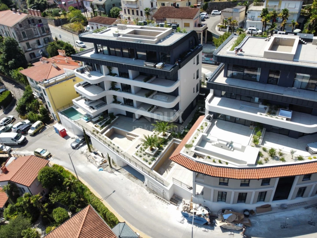 OPATIJA, KÖZPONT - 155 m2-es luxusépület saját medencével, wellness-el, portásszal, recepcióval, garázzsal