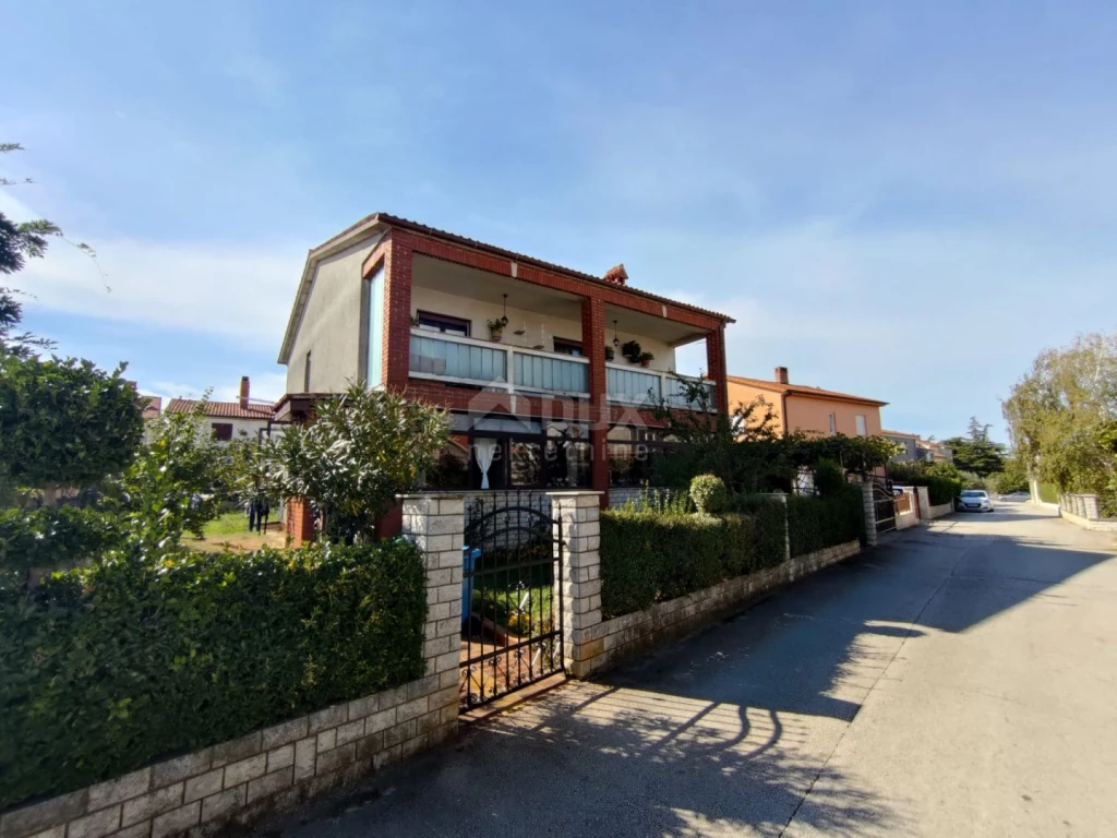 ISZTRIA, PULA - Felújított családi apartmanház csendes helyen