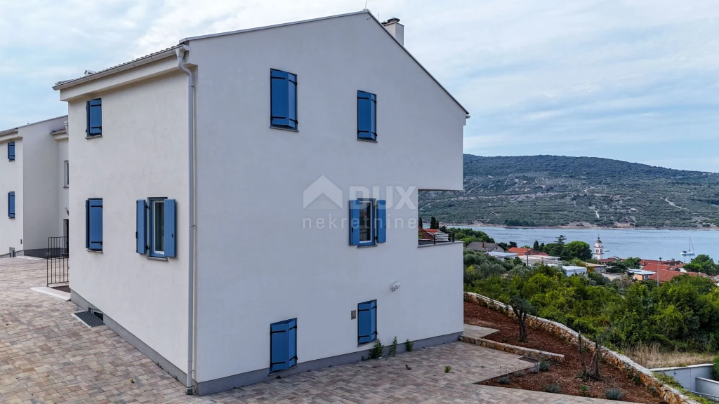 CRES ISLAND, CRES - Apartman kerttel, parkolóval és kilátással a tengerre