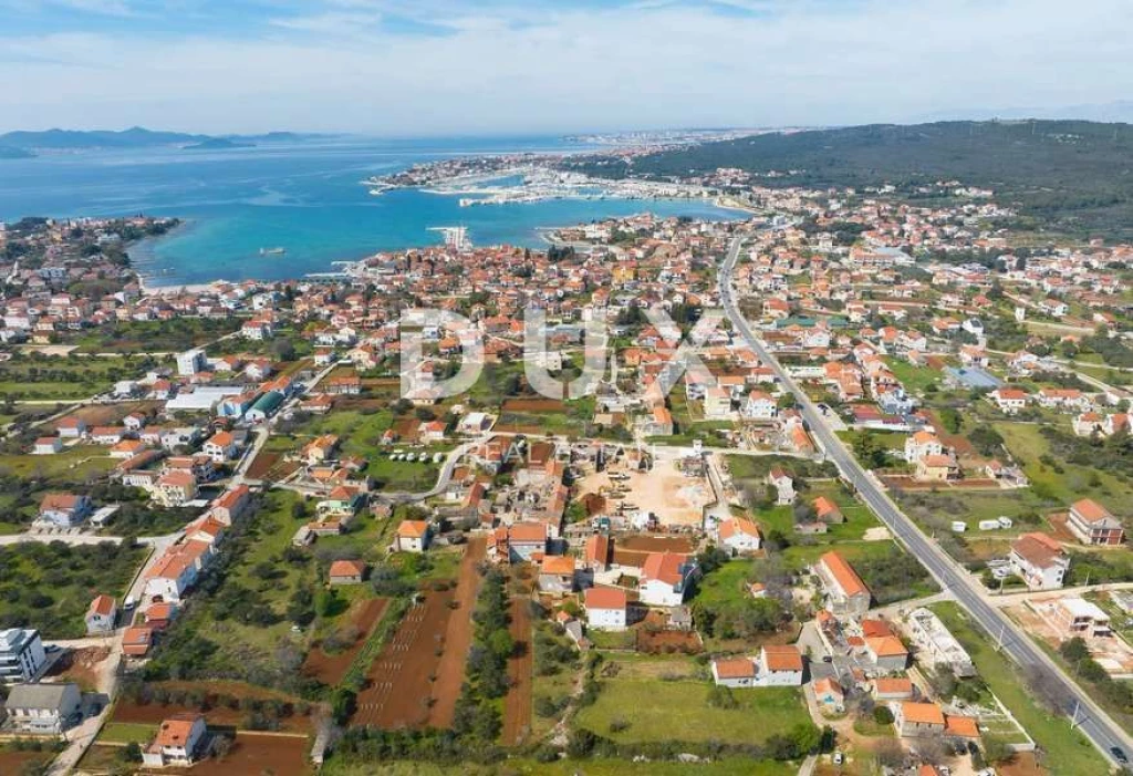 ZADAR, SUKOŠAN - Építési telek 699 m²