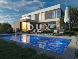 PAG SZIGETE, KOLAN - 200 m2-es villa medencével + 400 m2-es alapterület