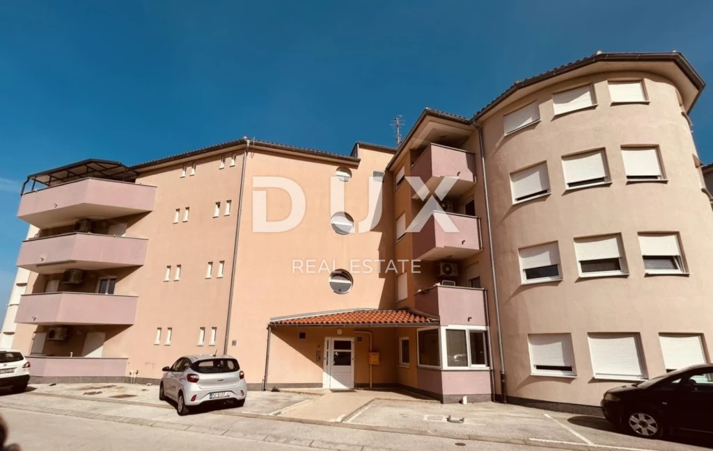 ISZTRIA, PÚLA - Tágas apartman városra néző kilátással