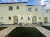 VIŠKOVO, MARINIĆI - Sorház, új épület, 92 m2, kert!