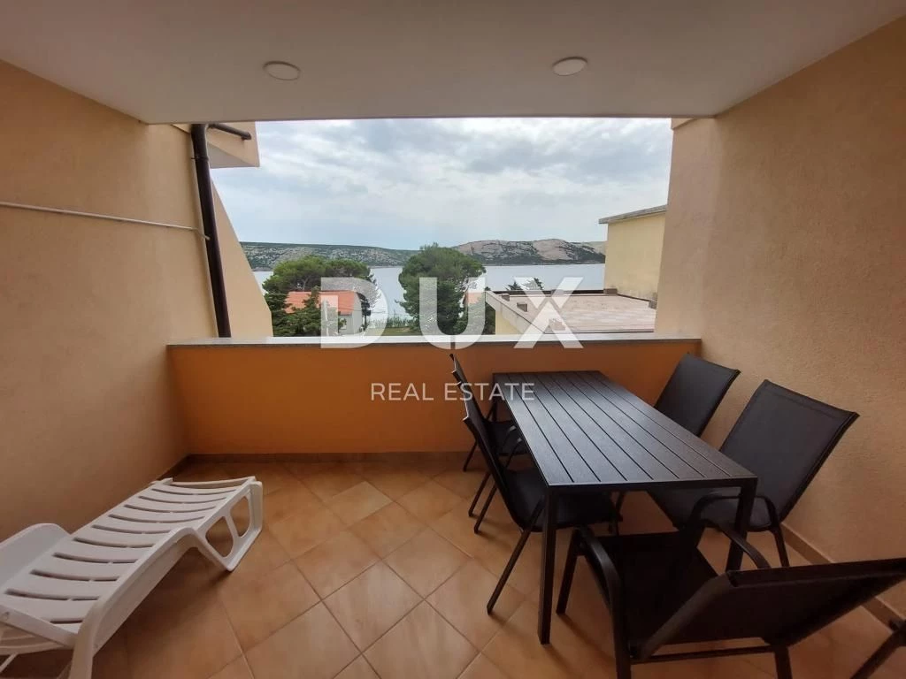 PAG SZIGETE, NOVALJA - Tengerre néző apartman, mindössze 50 méterre a tengertől