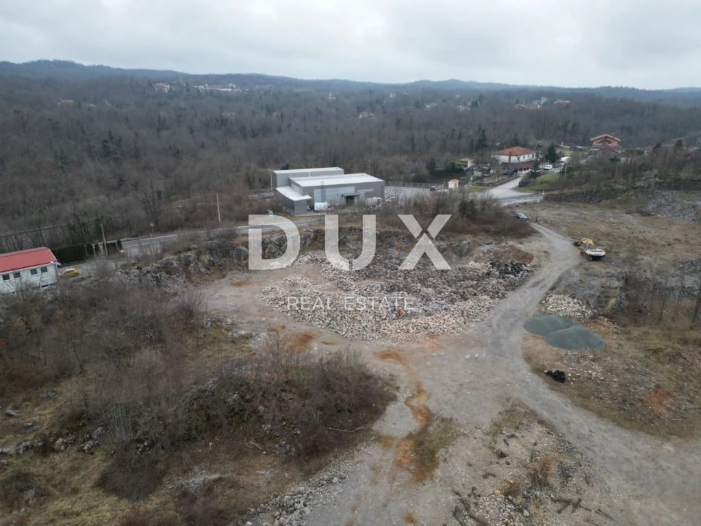 MATULJI, VÉGLEGES - 10000m2 építési telek raktárak/csarnokok munkaterületén, M ZÓNA
