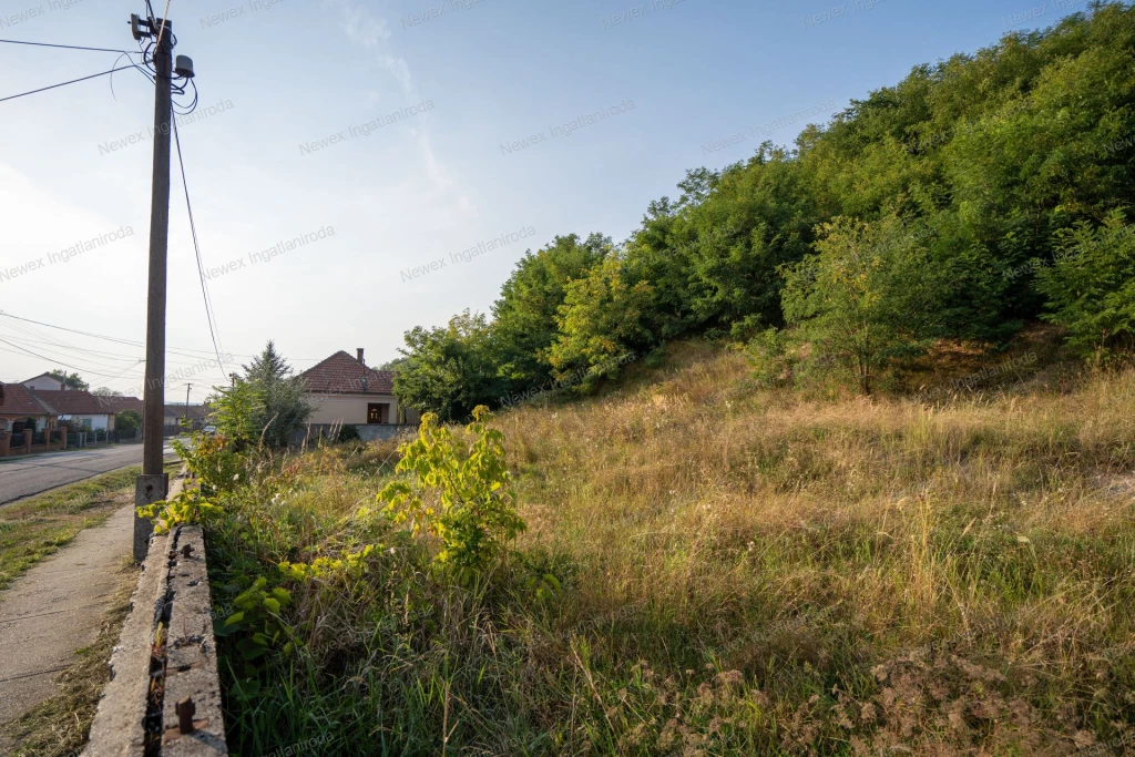 Eladó építési telek Múcsonyban