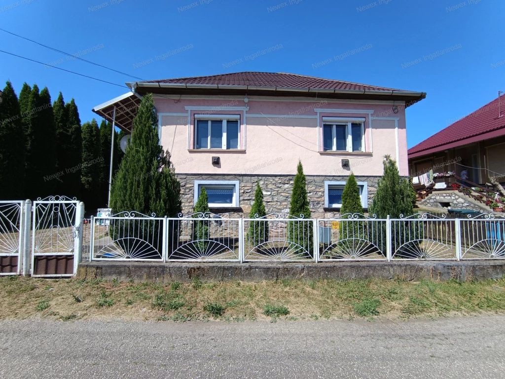 2 szobás, 106 m2-es családi ház eladó az Aggteleki Nemzeti Park ölelésében!