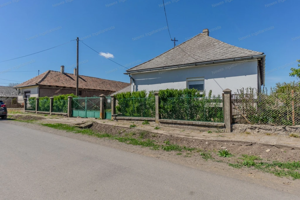 c3-1-name c2-1-name, Mezőzombor