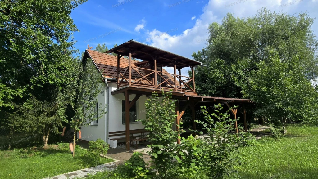 Panorámás nyaraló hatalmas saját földterülettel Sárospatakon!