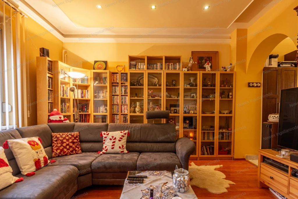 Tágas, stílusos, kétgenerációs, felújított családi ház XVII. kerület Rákoscsabán!