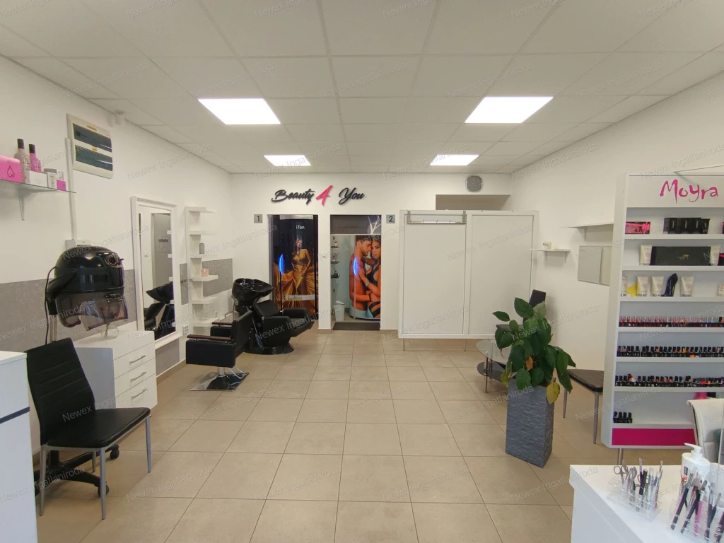 Kivételes lehetőség Miskolc belvárosában - modern, utcafrontos üzlethelyiség eladó!