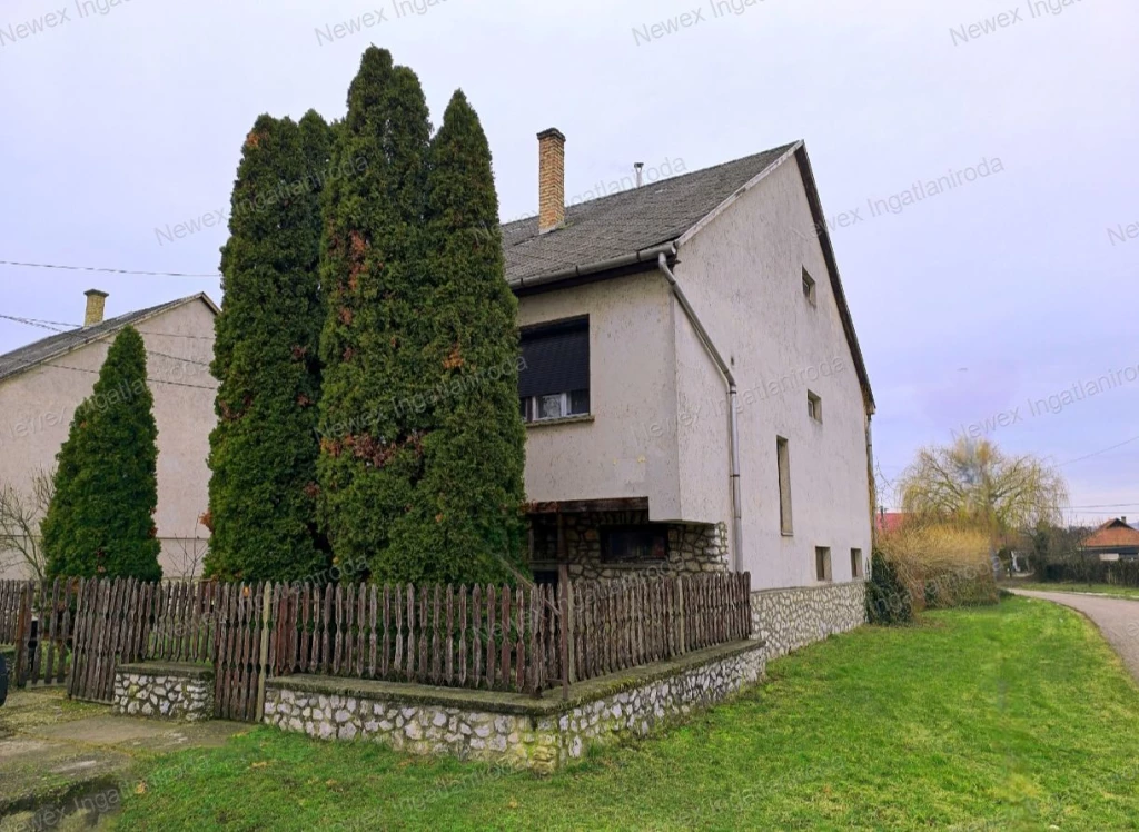Eladó 3 szobás családi ház, Szikszó csendes, kedvelt övezetében, 125 m2