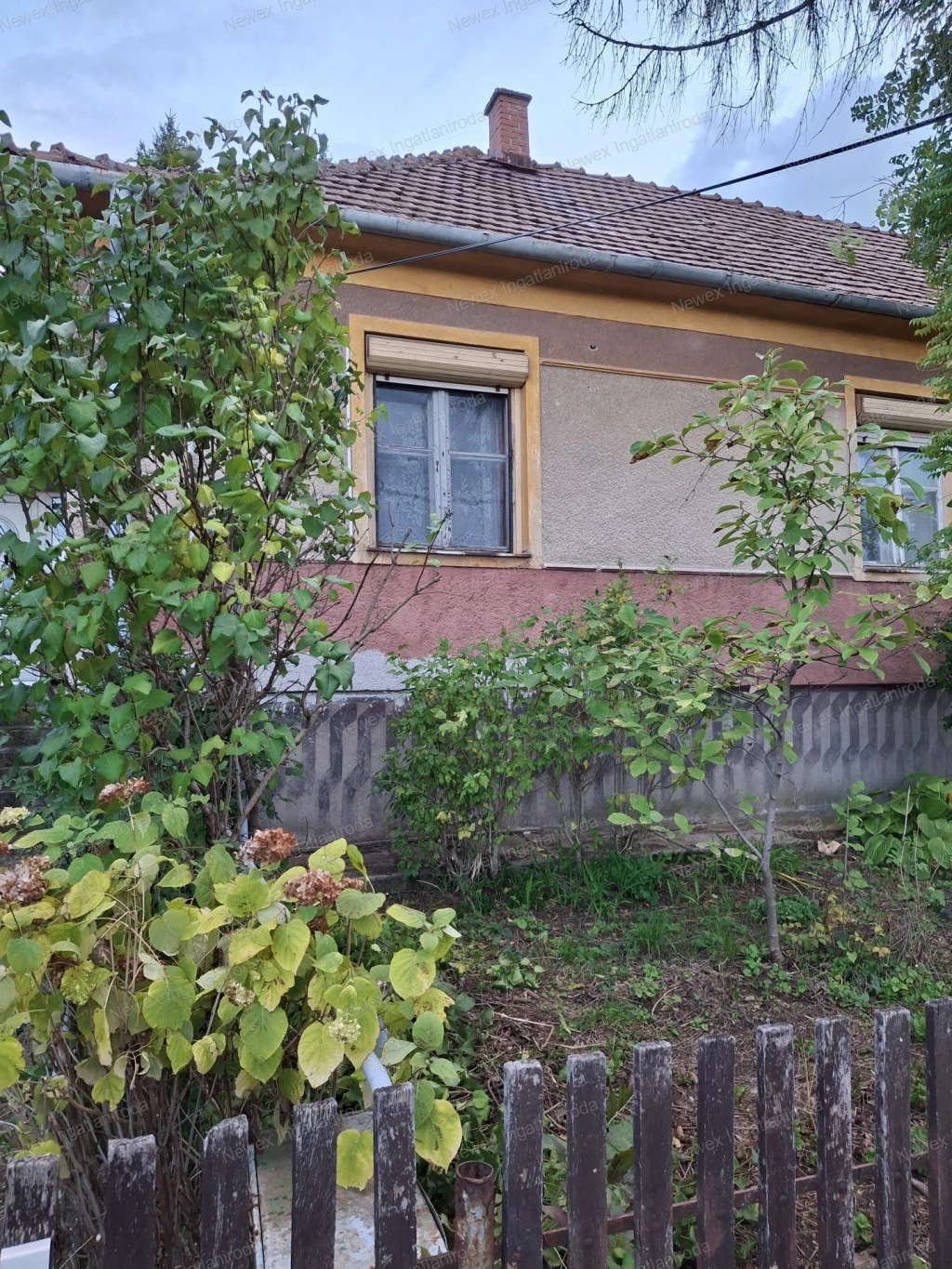 Eladó csendes családi ház, Miskolc, Komlóstető