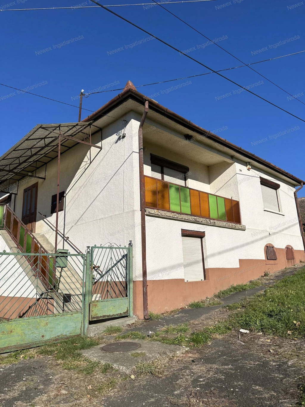 Eladó 4 szobás családi ház borospincével, Európa mértani középpontjában: Tállya településen