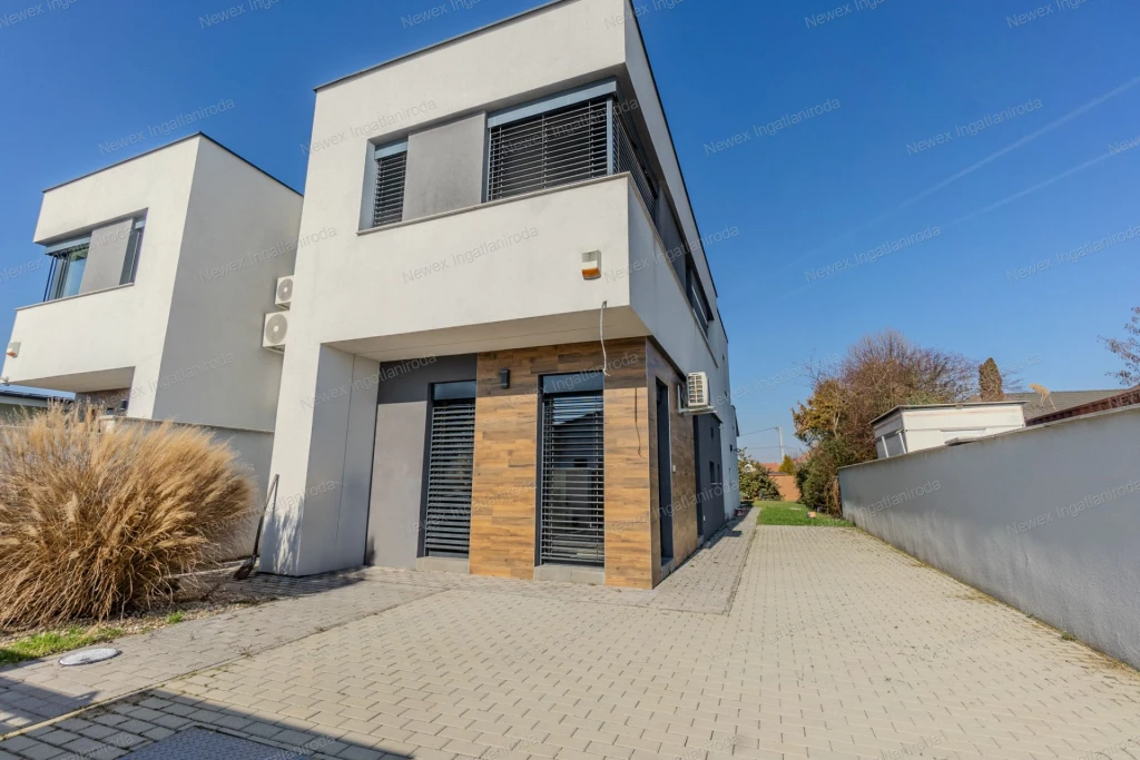 Kiadó újszerű otthon Martin-kertvárosban