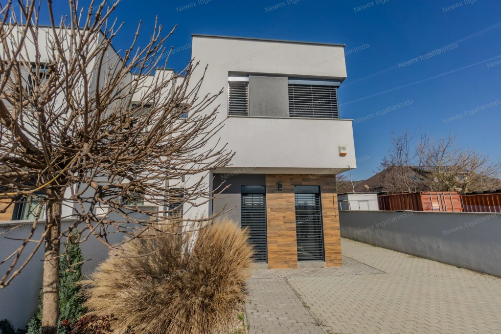 Exkluzív, 2021-ben épült prémium ikerház Miskolc Martin-kertvárosban