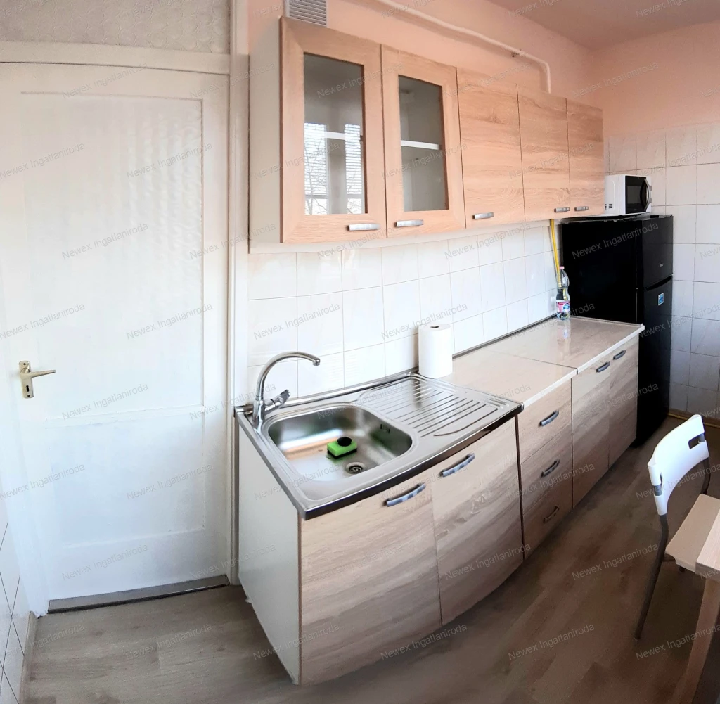 Debrecen belvárosában, a Csapó utcán - 4 szobás, kiváló elhelyezkedésű lakás eladó