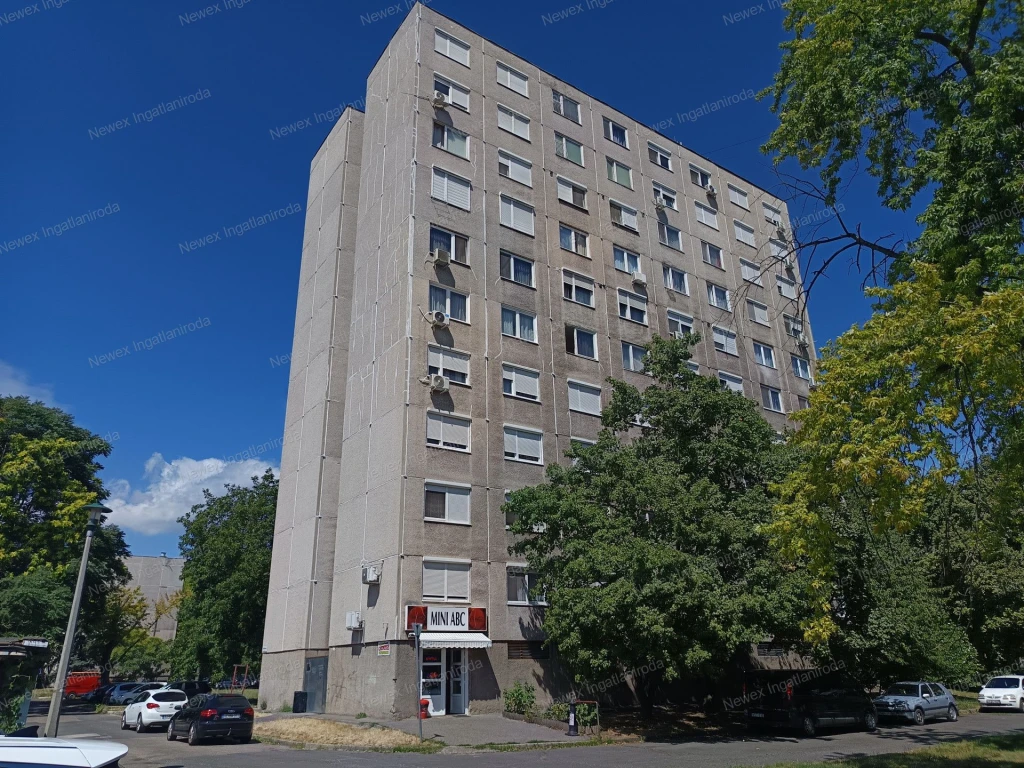 Miskolc, Győri kapuban eladó egy felújított 35 m2-es 1,5 szobás lakás!